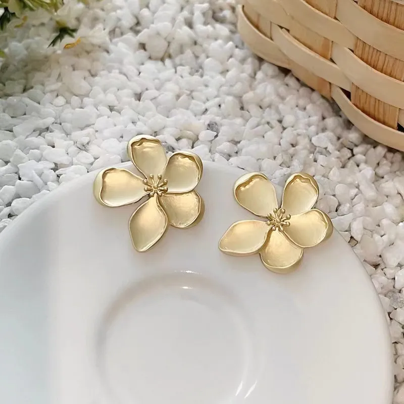 Retro Sweet Flower Copper Ear Studs