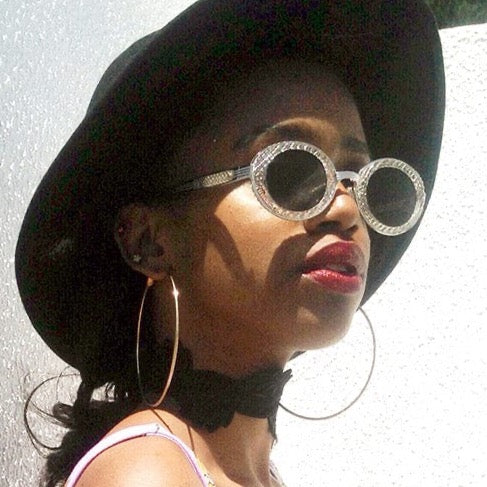 Eyewear that Effortlessly Embodies Modern Elegance